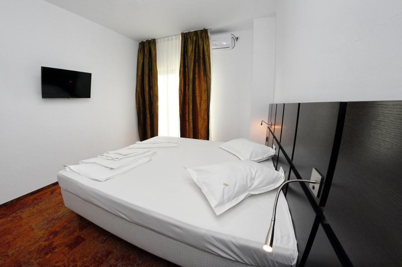 Hotel Mercur Ефоріє-Суд Екстер'єр фото