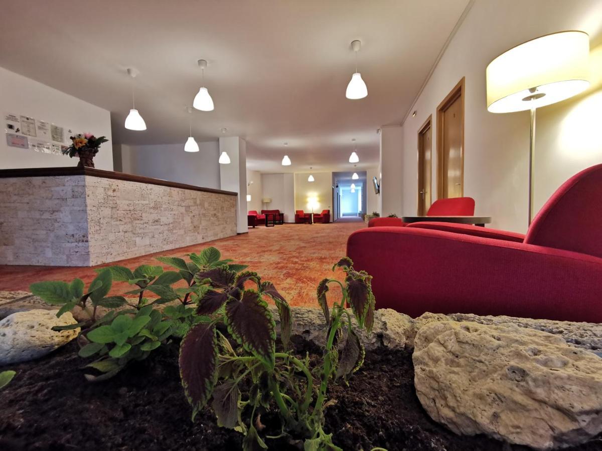 Hotel Mercur Ефоріє-Суд Екстер'єр фото