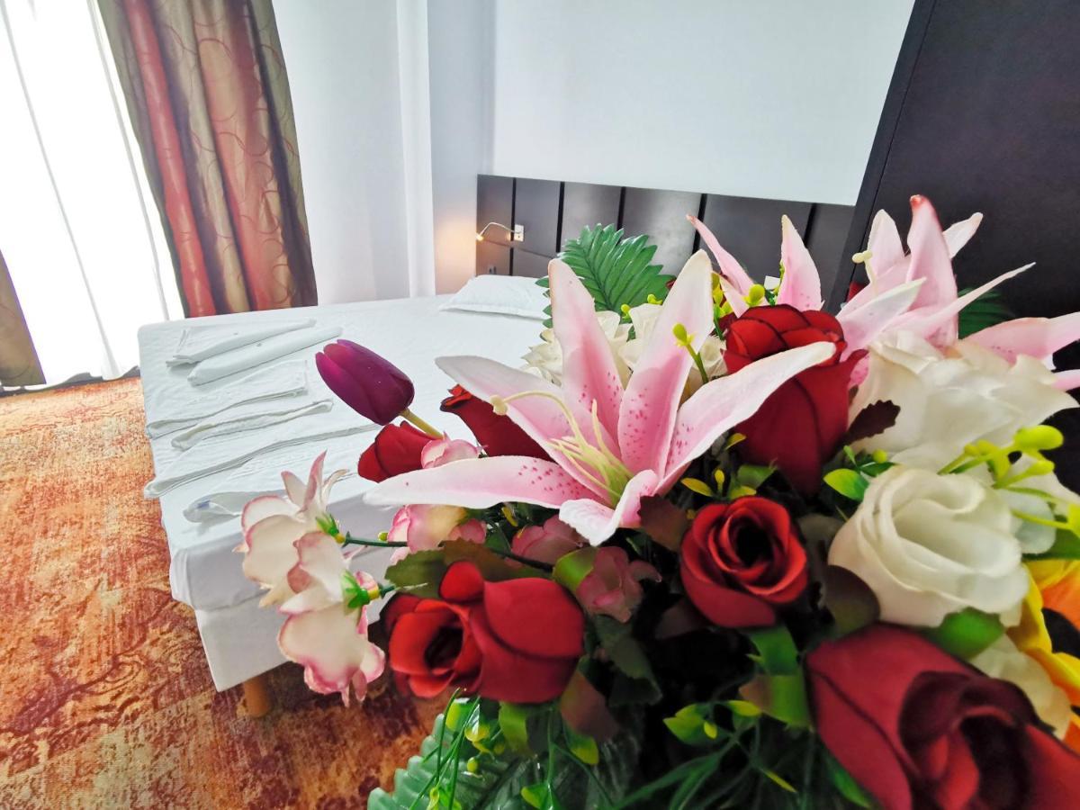 Hotel Mercur Ефоріє-Суд Екстер'єр фото